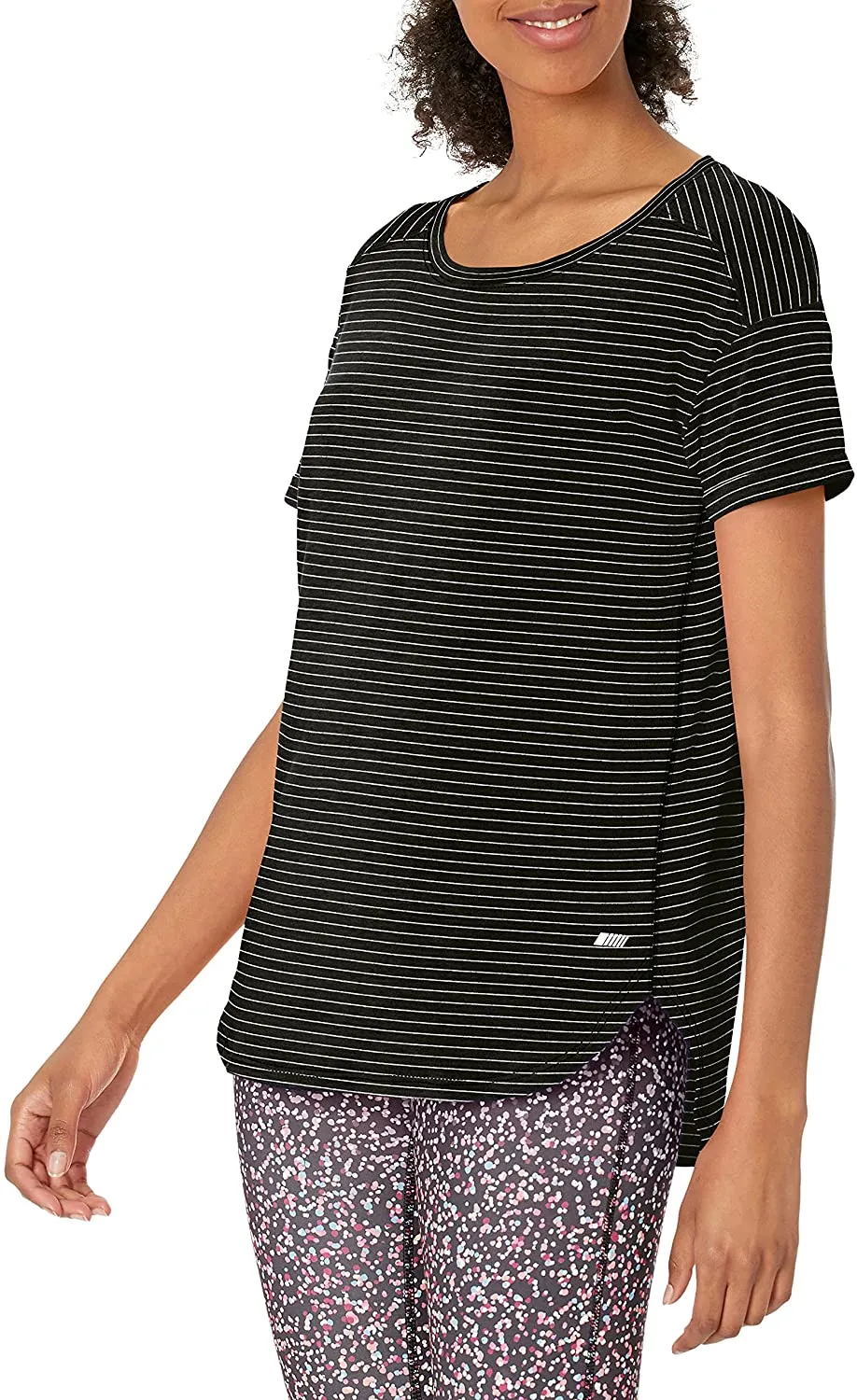 Amazon Essentials Women's Studio Relaxed-Fit Lightweight Crewneck T-Shirt, Multipacks